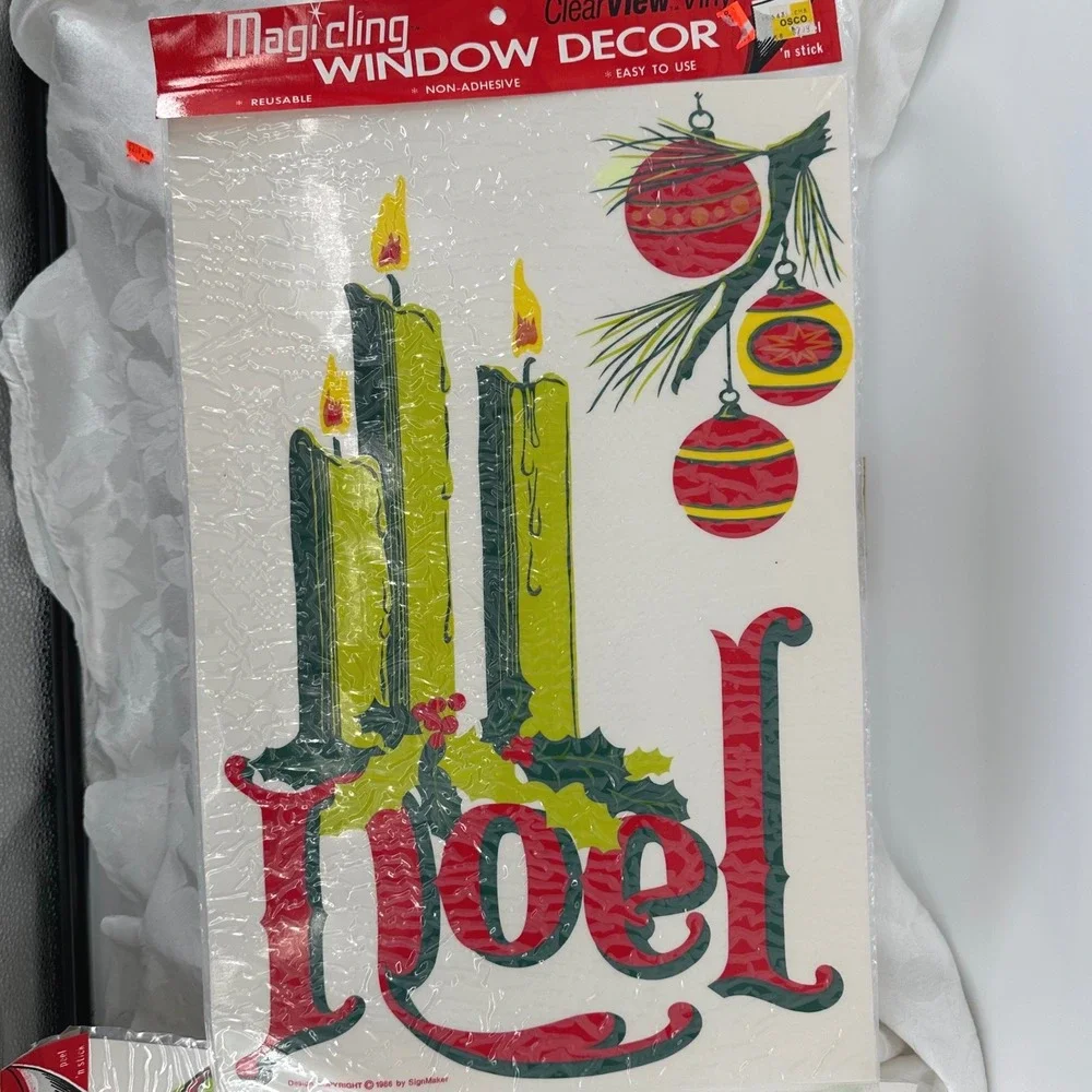 MagiCling Window Decor Red Green NEW 1986 Vintage Noel Seasons Greetings 2pk